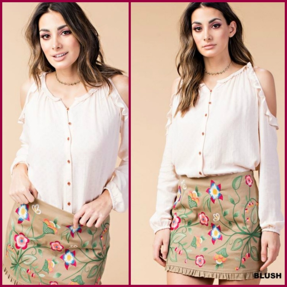 🎀Ruffled Cold Shoulder Blouse - Picture 2 of 7